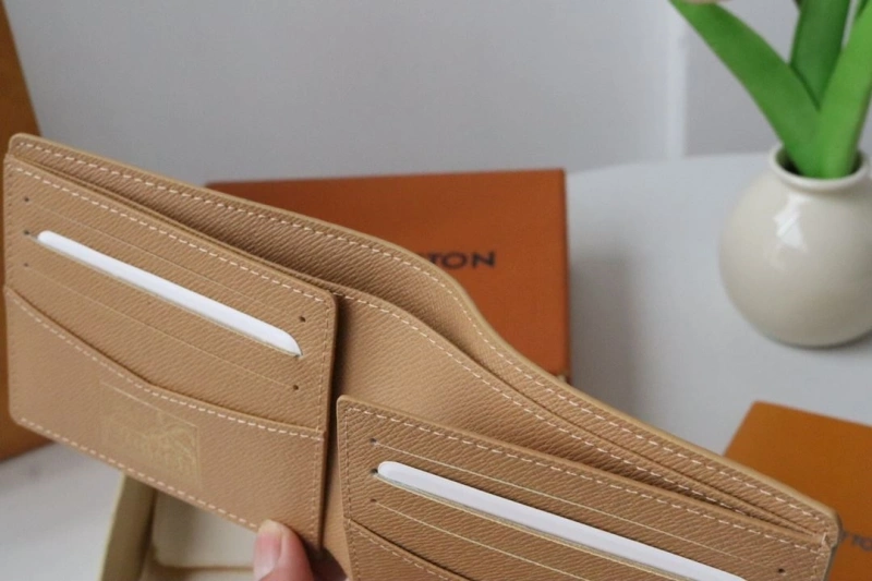 LV Wallets 4178A-0008