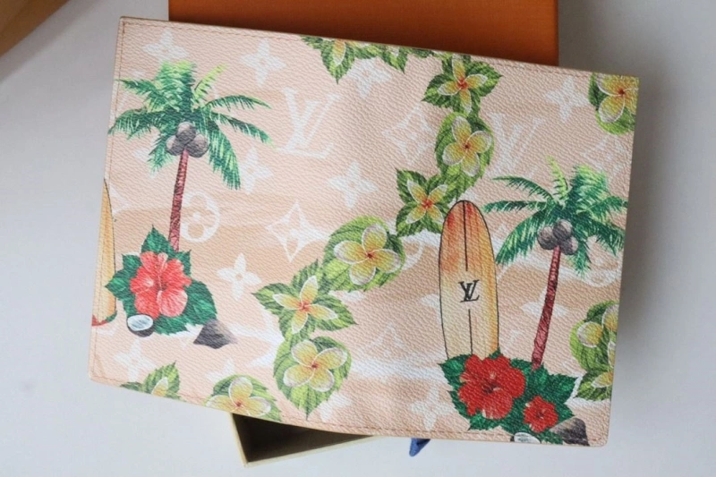 LV Wallets 4178A-0012