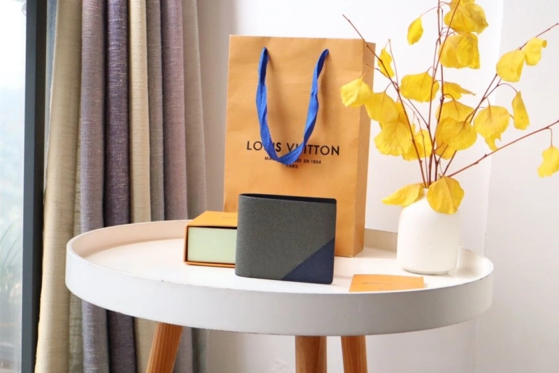 LV Wallets 4178A-0029