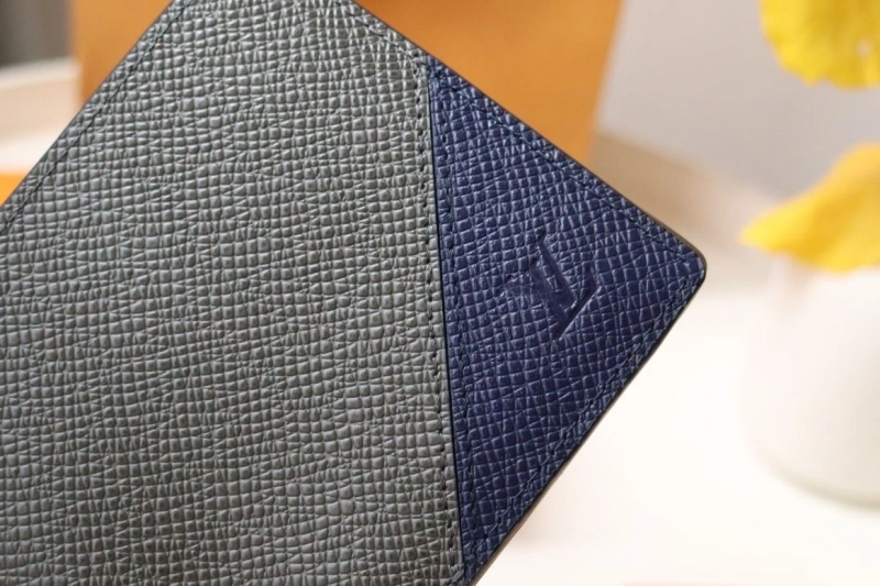 LV Wallets 4178A-0029