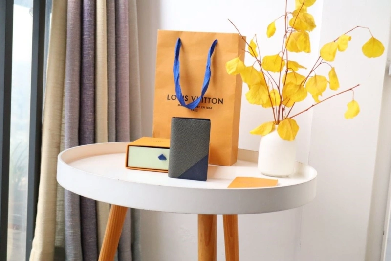 LV Wallets 4178A-0030