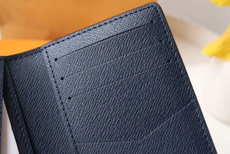 LV Wallets 4178A-0030