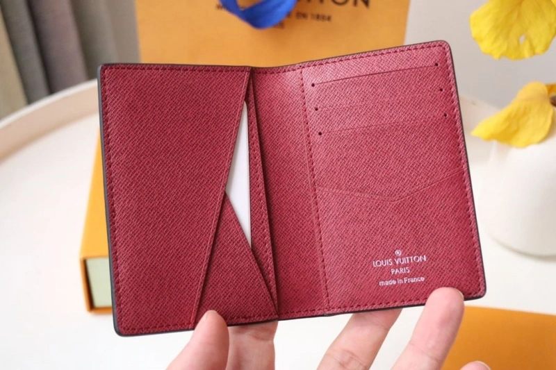 LV Wallets 4178A-0031