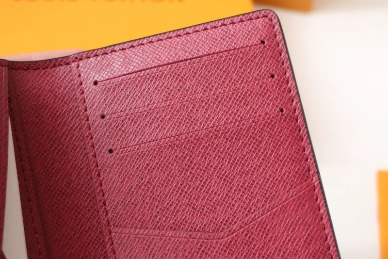 LV Wallets 4178A-0031