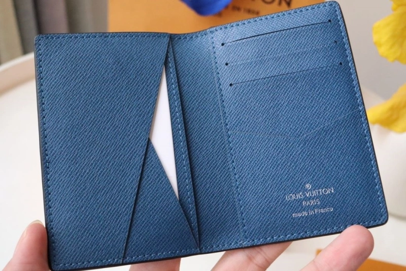 LV Wallets 4178A-0032