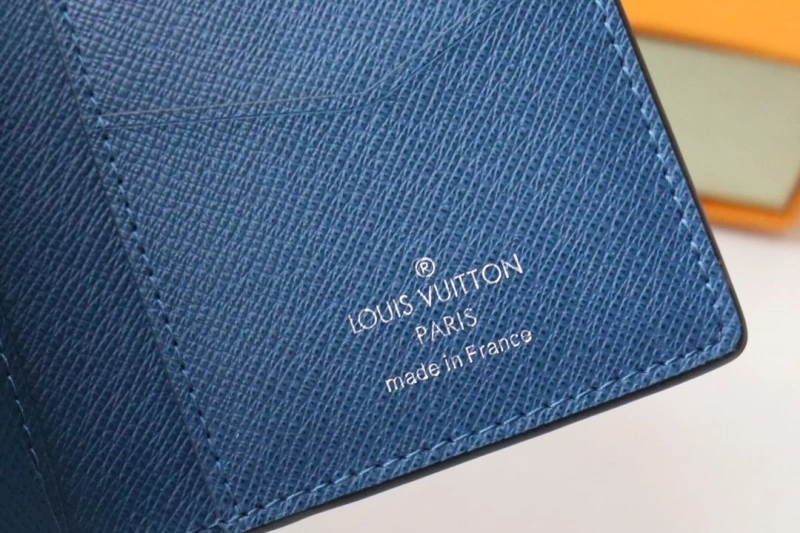 LV Wallets 4178A-0032