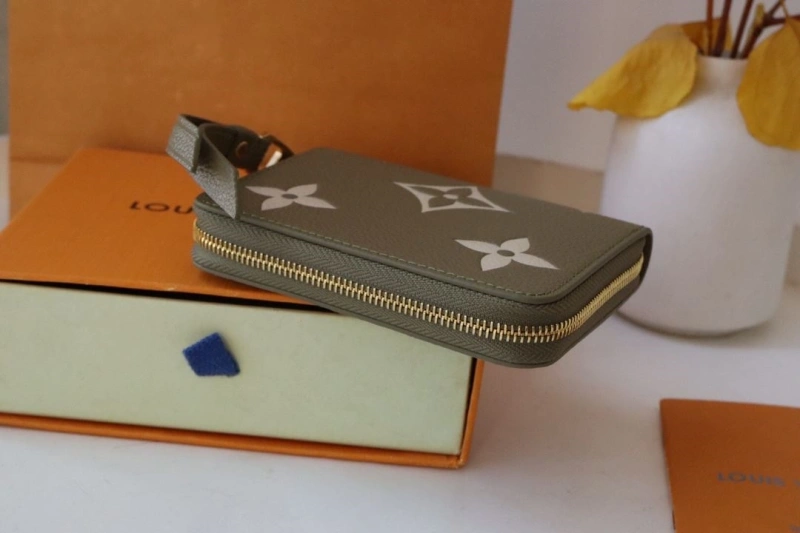 LV Wallets 4178A-0043