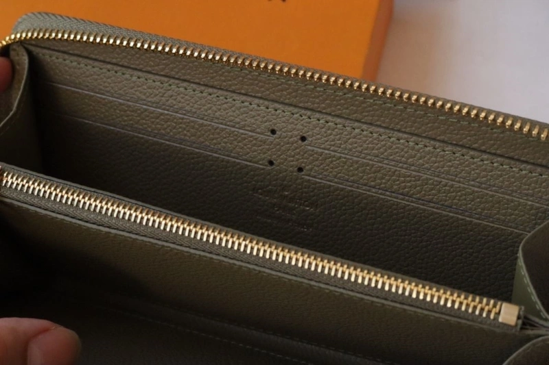 LV Wallets 4178A-0045