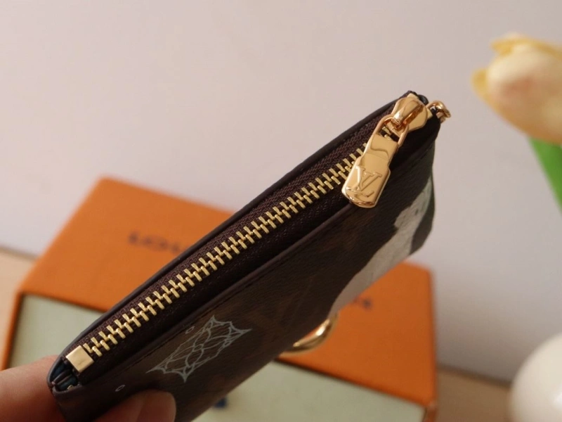 LV Wallets 4178A-0048