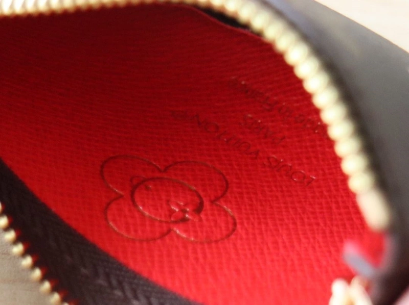 LV Wallets 4178A-0049