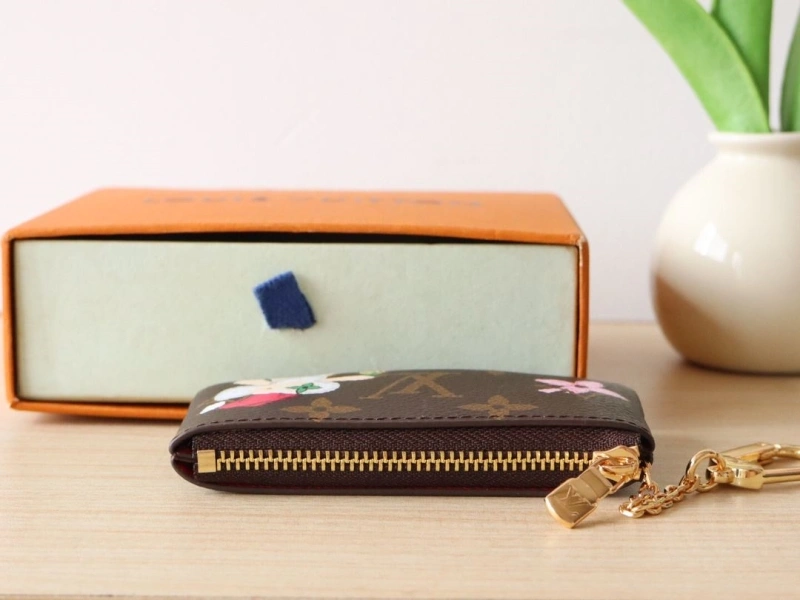 LV Wallets 4178A-0049