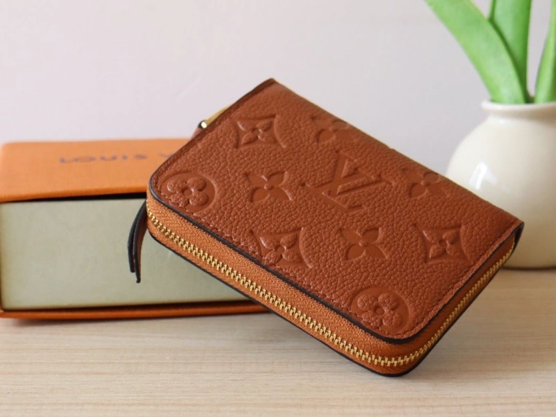 LV Wallets 4178A-0052