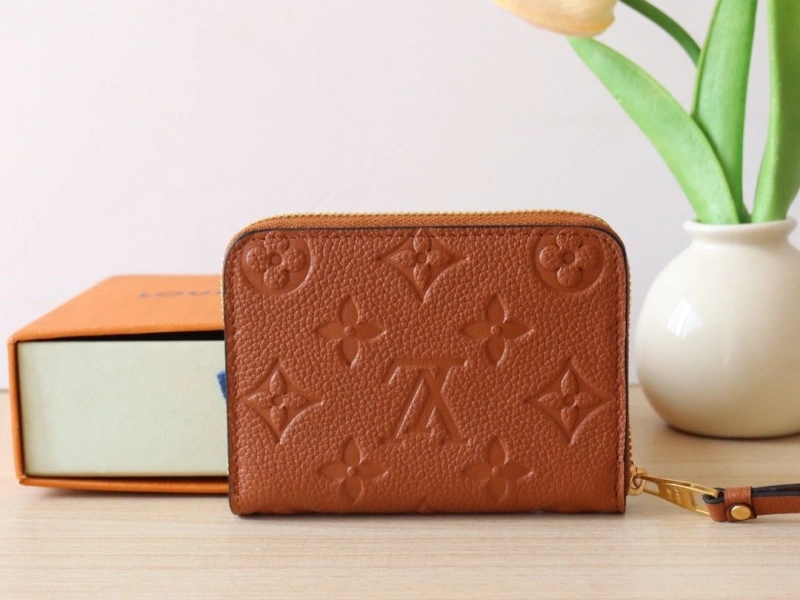 LV Wallets 4178A-0052