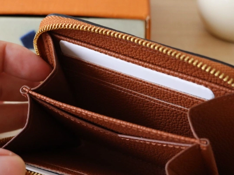 LV Wallets 4178A-0052