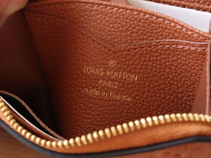 LV Wallets 4178A-0052