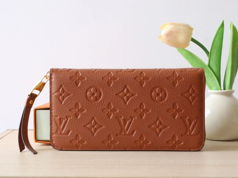 LV Wallets 4178A-0054