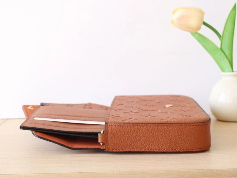 LV Wallets 4178A-0055