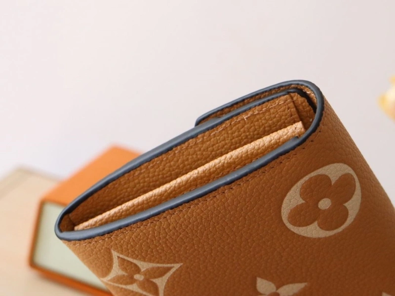 LV Wallets 4178A-0056