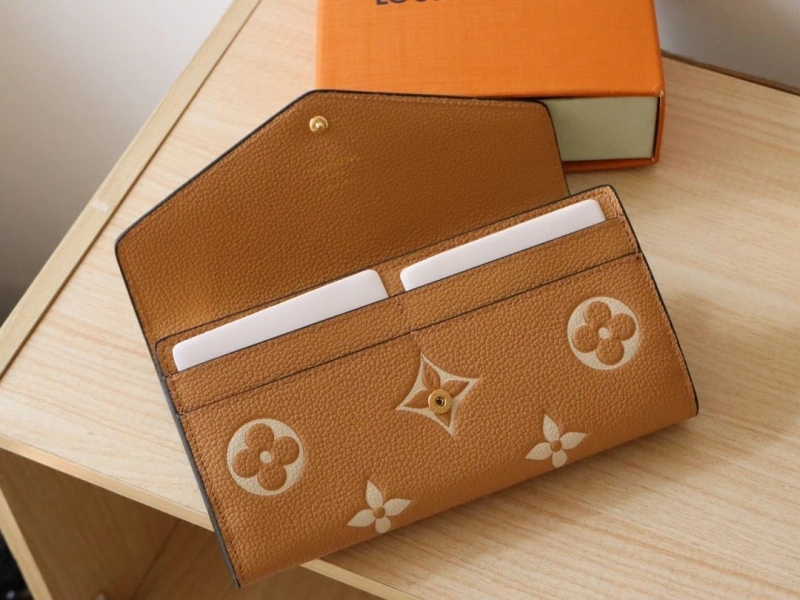 LV Wallets 4178A-0056