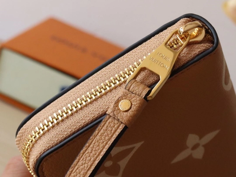 LV Wallets 4178A-0057