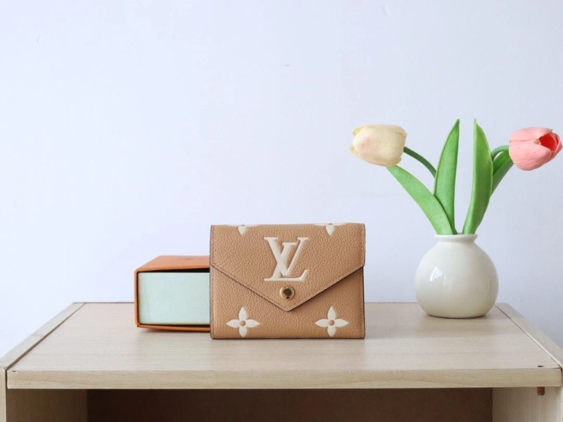 LV Wallets 4178A-0058