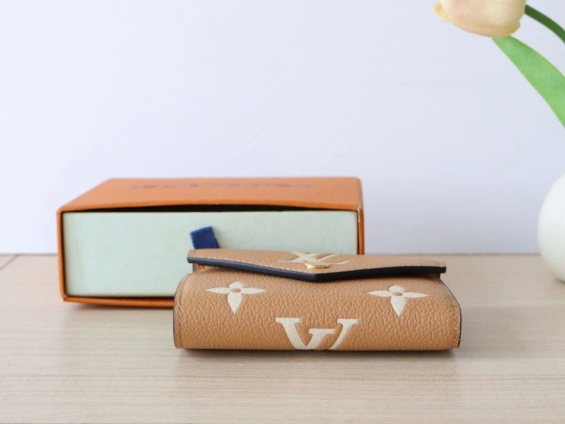LV Wallets 4178A-0058