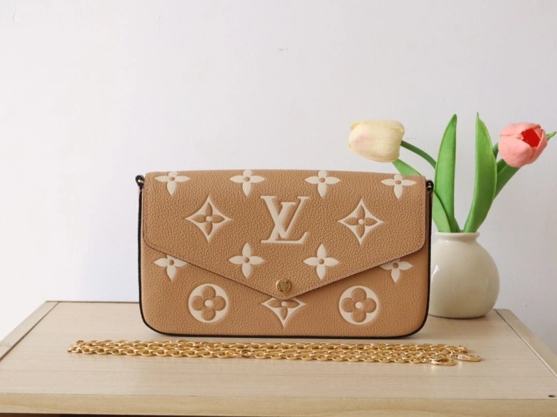 LV Wallets 4178A-0059