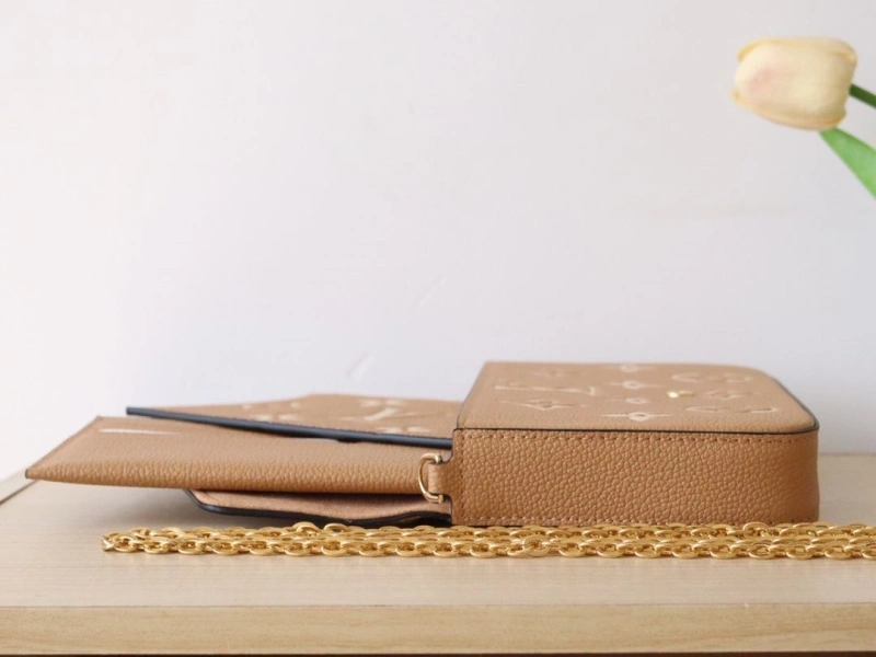 LV Wallets 4178A-0059