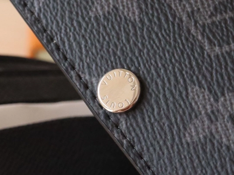 LV Wallets 4178A-0061