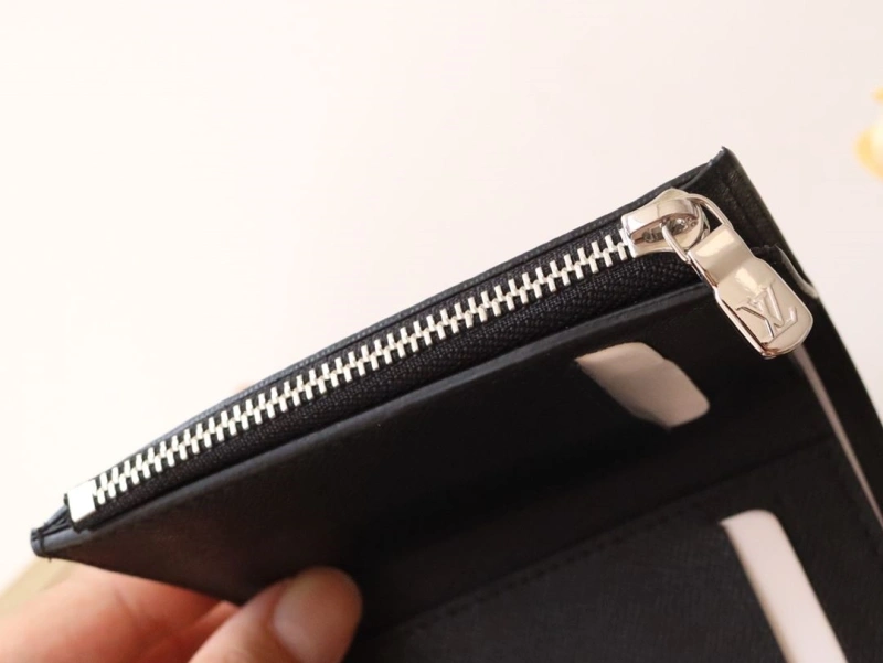 LV Wallets 4178A-0061