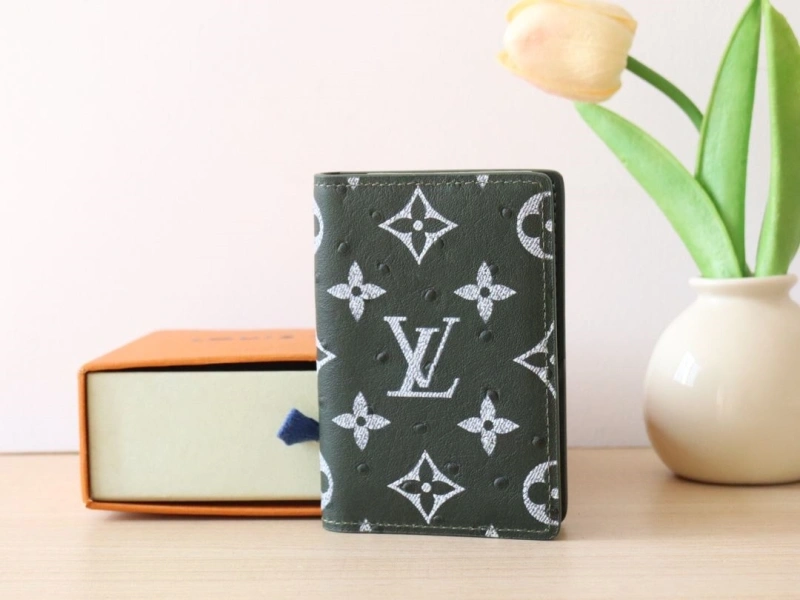 LV Wallets 4178A-0079