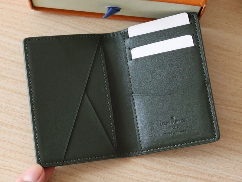 LV Wallets 4178A-0079