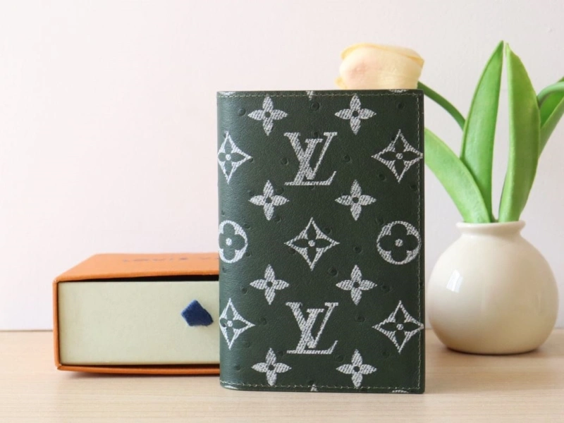 LV Wallets 4178A-0080