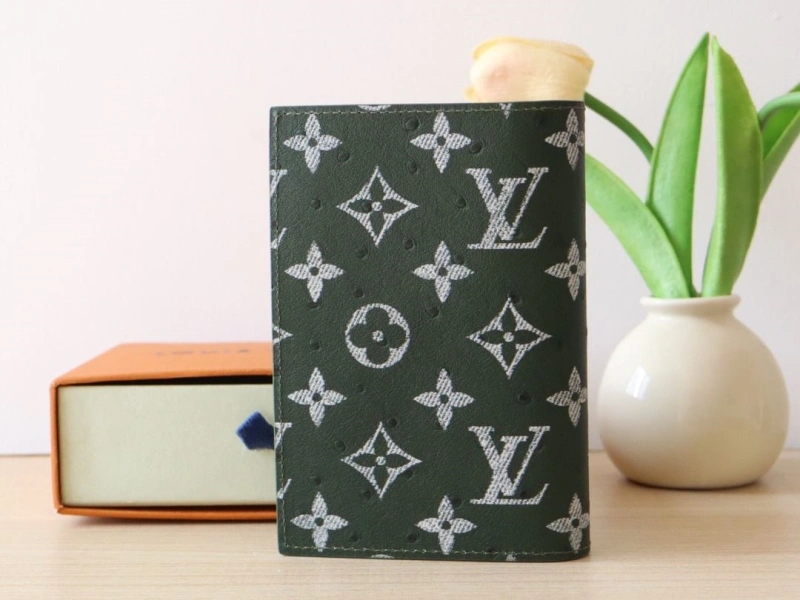 LV Wallets 4178A-0080