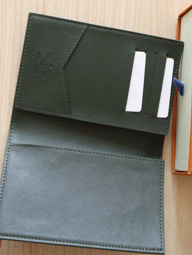 LV Wallets 4178A-0080