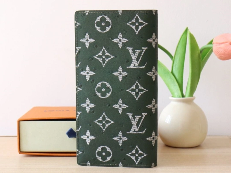 LV Wallets 4178A-0082