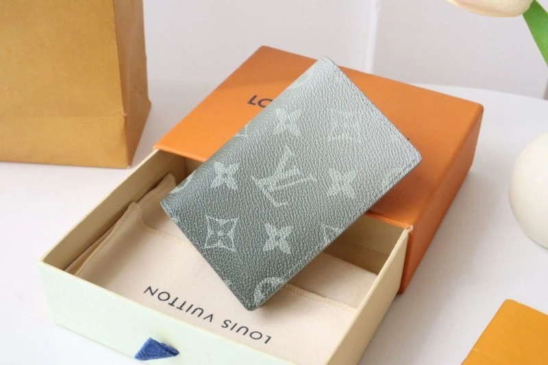 LV Wallets 4178A-0096