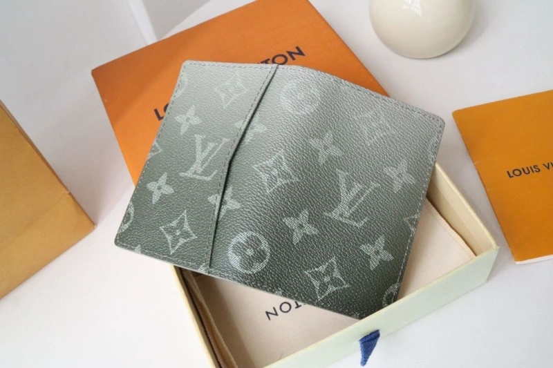 LV Wallets 4178A-0096