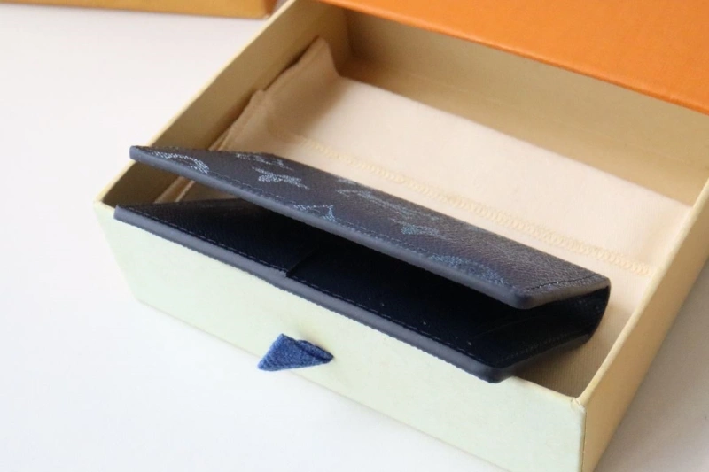 LV Wallets 4178A-0097