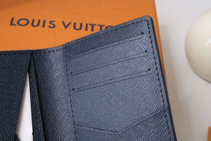 LV Wallets 4178A-0097