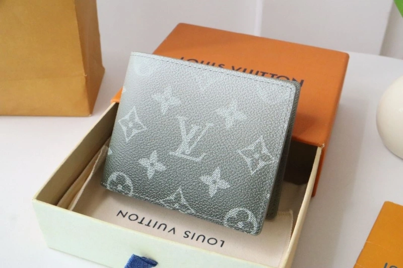 LV Wallets 4178A-0099