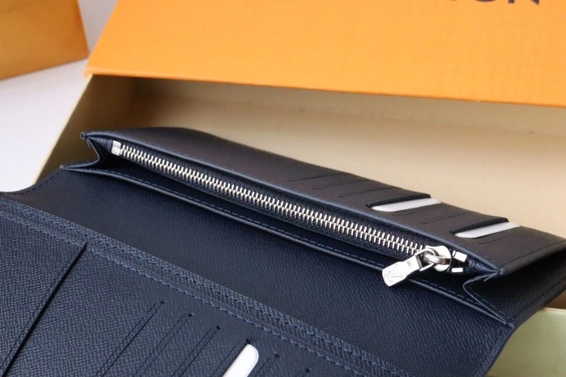 LV Wallets 4178A-0100