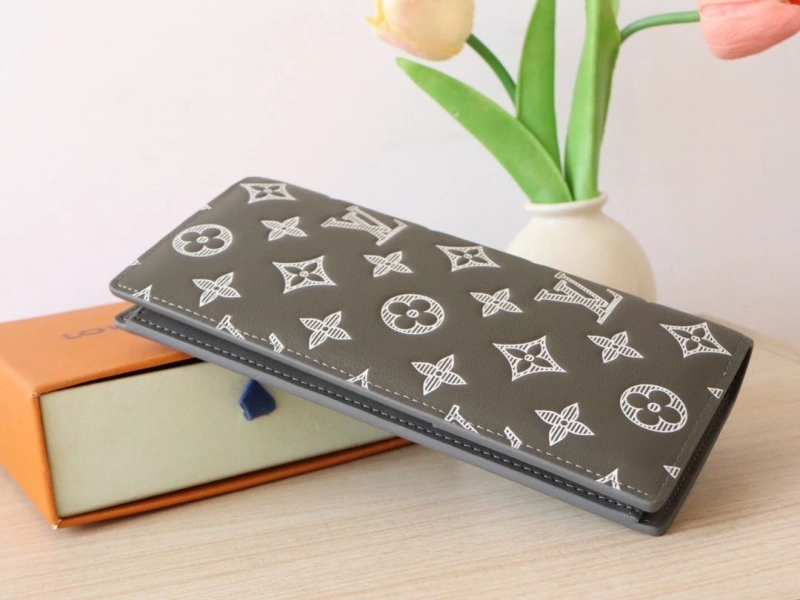 LV Wallets 4178A-0104