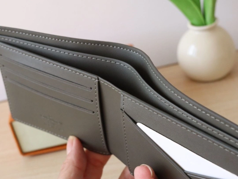 LV Wallets 4178A-0105