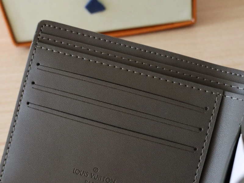 LV Wallets 4178A-0105