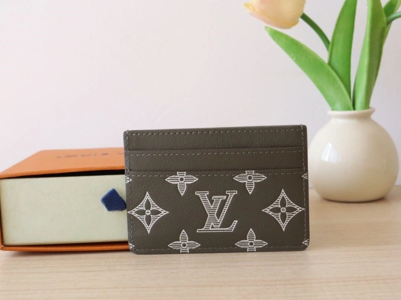 LV Wallets 4178A-0107