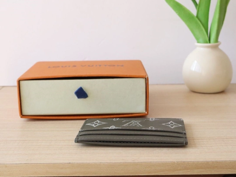 LV Wallets 4178A-0107