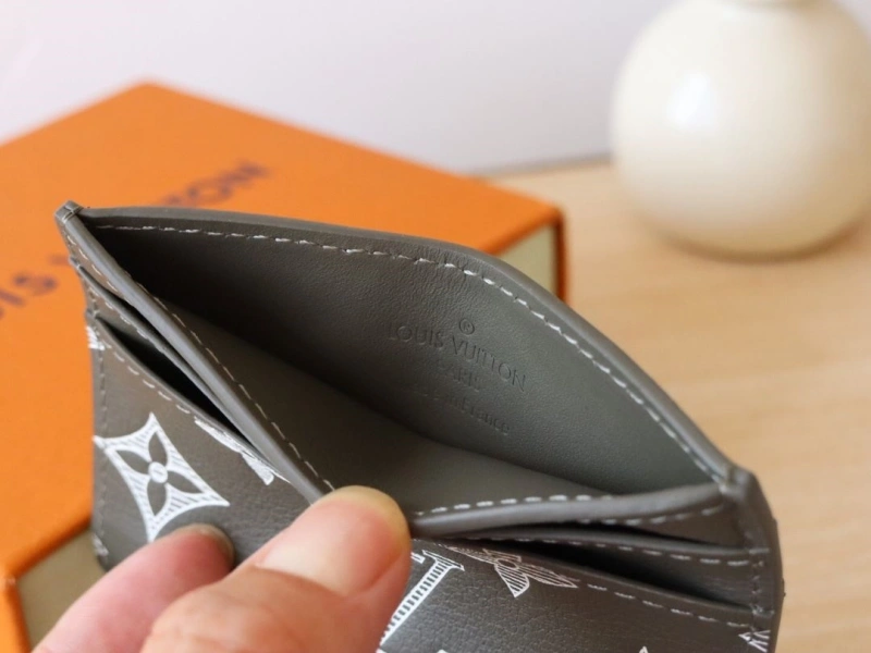 LV Wallets 4178A-0107