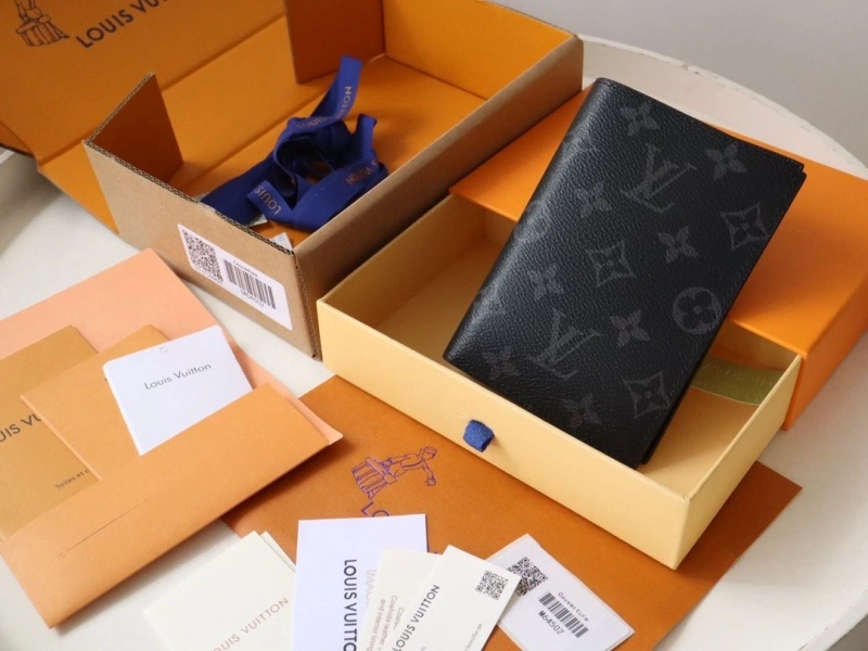 LV Wallets 4178A-0120