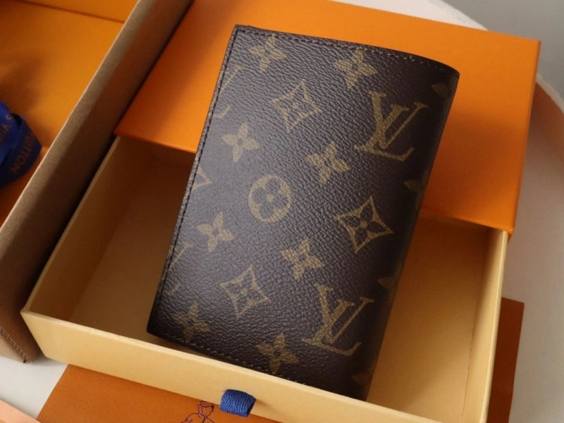 LV Wallets 4178A-0122